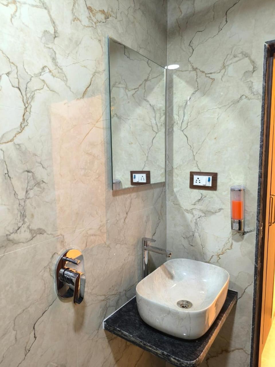 Hotel Sharan Residency Nová Bombaj Exteriér fotografie